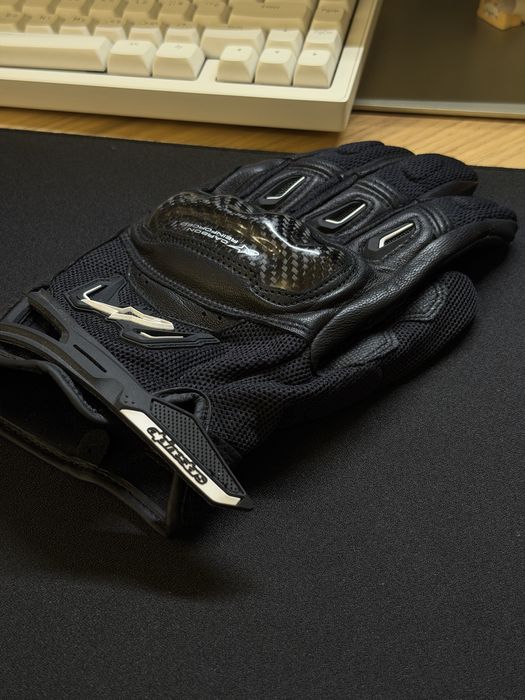 Продам новые перчатки alpinestars smx 2 air carbon v2