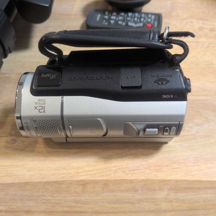 Sony Handycam HDR-CX500 – Corpo + Lente Grande Angular + Tripé