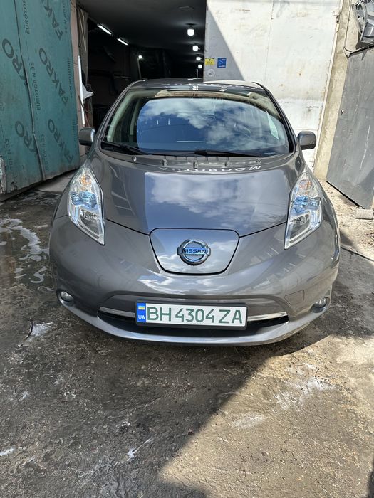 Продам Nissan Leaf 2014