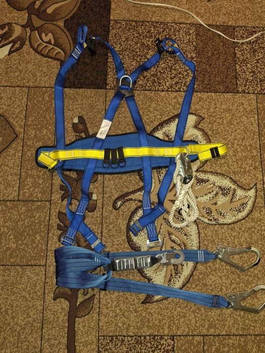 Пояс лямочный со страховочным стропом