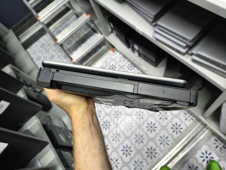 Getac S410 — це міцний професійний ноутбук для складних умов роботи.