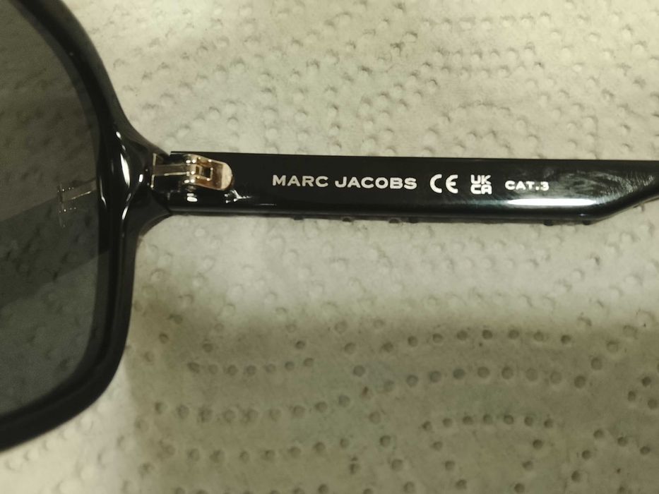 Vendo óculos de sol Marc Jacobs em ótimo estado como novos