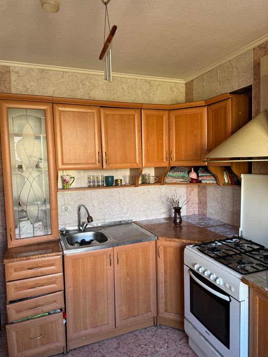 Продам 3 к. квартиру-на ЖМ Перемога ( Победа)-  Держ програми .