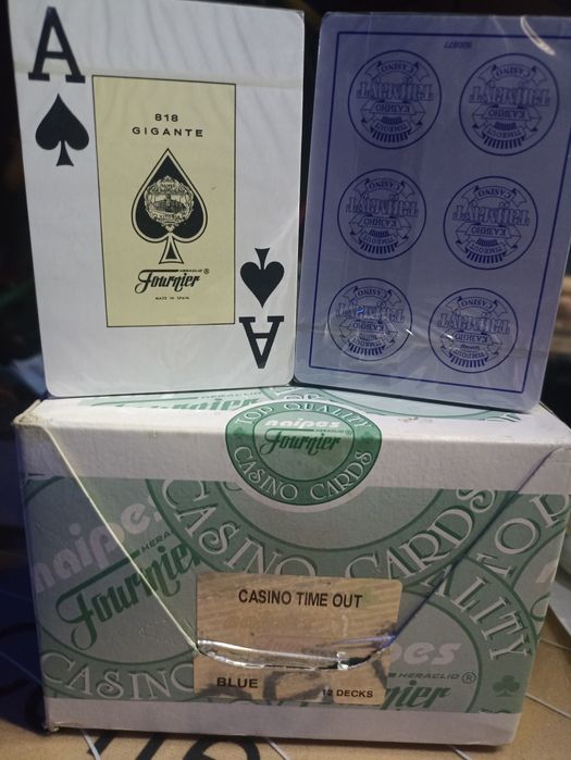 Продам упаковку игральных карт!