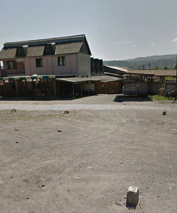 Продаю земельну ділянку Солотвино по центральній дорозі.