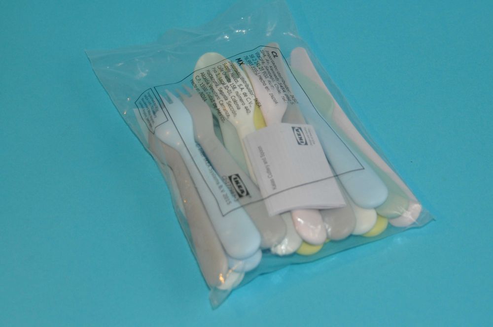 Kubki talerze sztućce - zestaw naczyń Ikea dla dzieci. Nowe. Kolorowe.