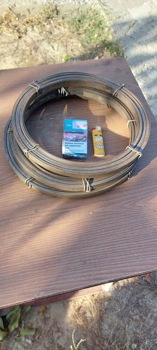 лента, полоса, шина металлическая .