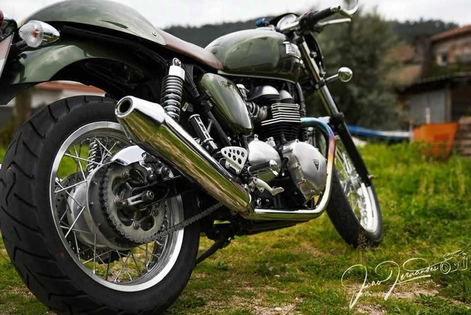 Mota Triumph Thruxton 900