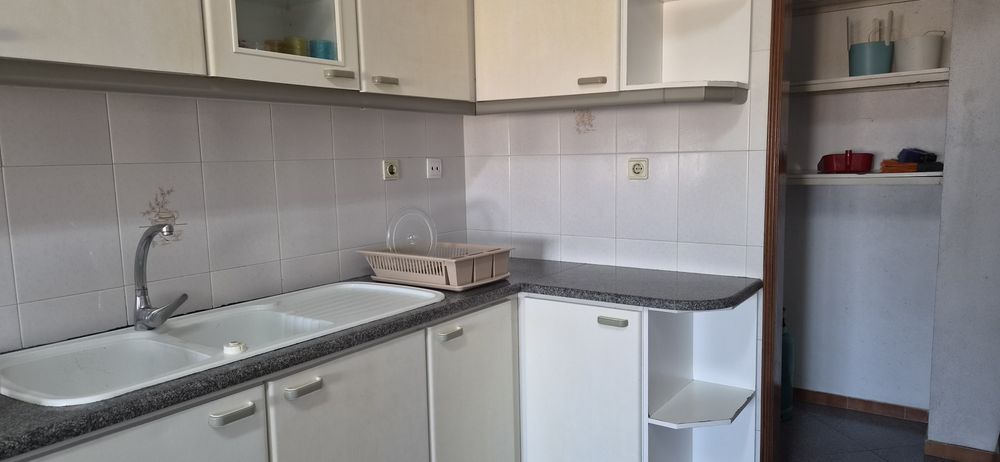 Aluga-se quarto para casal em Vale de Figueira