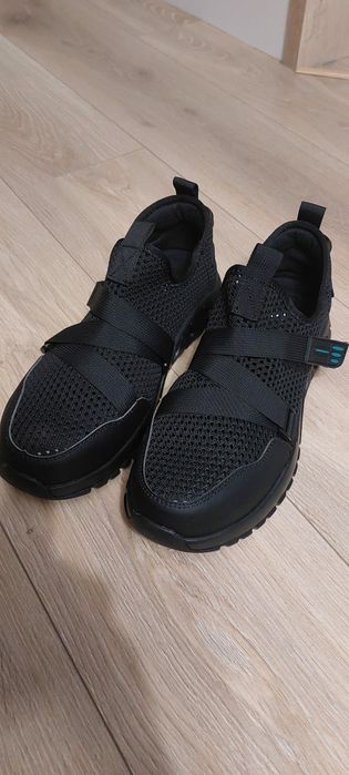 Buty robocze męskie oddychające z noskiem. Wkładka 28cm.