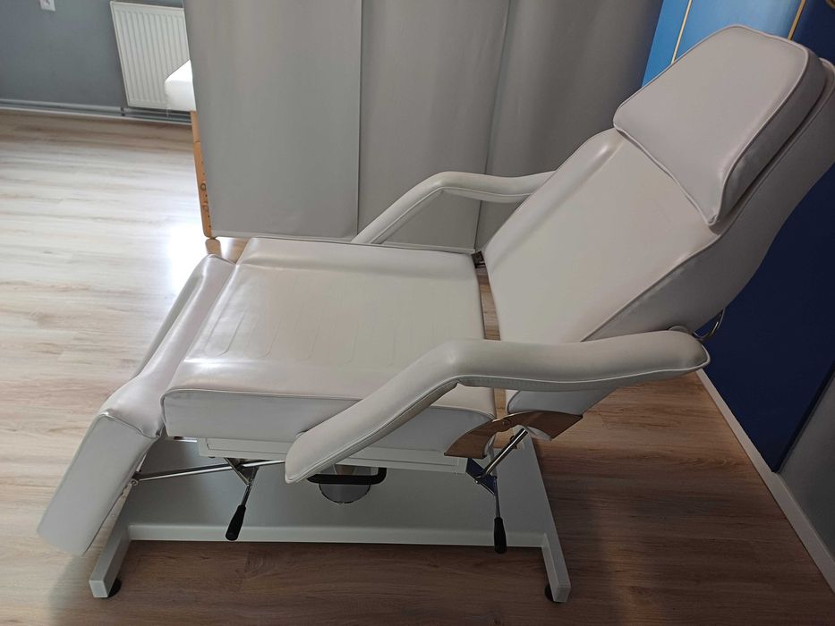 Fotel kosmetyczny CLASSIC biały