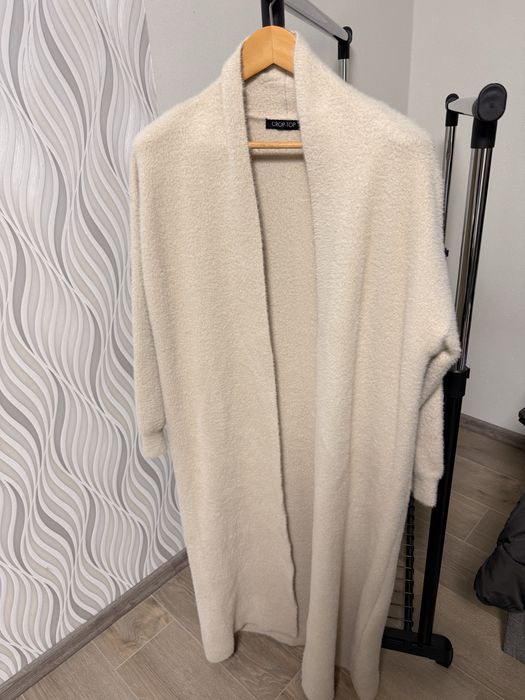 Кардиган бежевого кольору