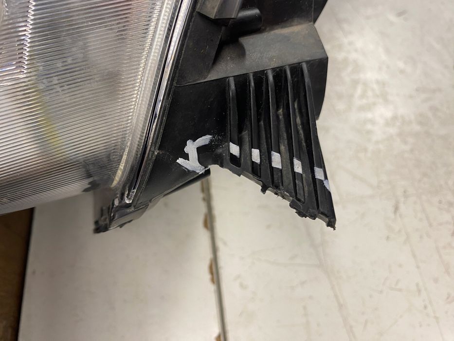 toyota proace ii lampa prawy przód xenon led