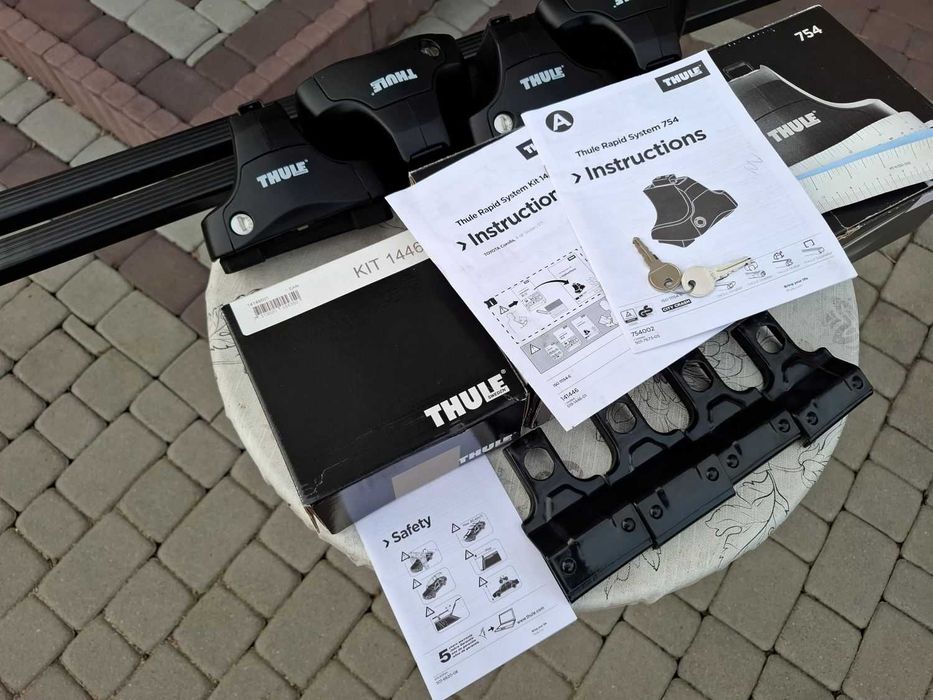 Oryginalny Bagażnik Dachowy Toyota Corolla E15 Belki Poprzeczki Thule