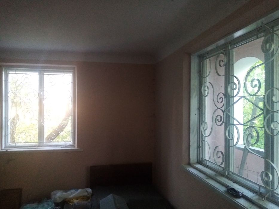 Продається дача з добротнім будинком біля озера в селі Марківцях