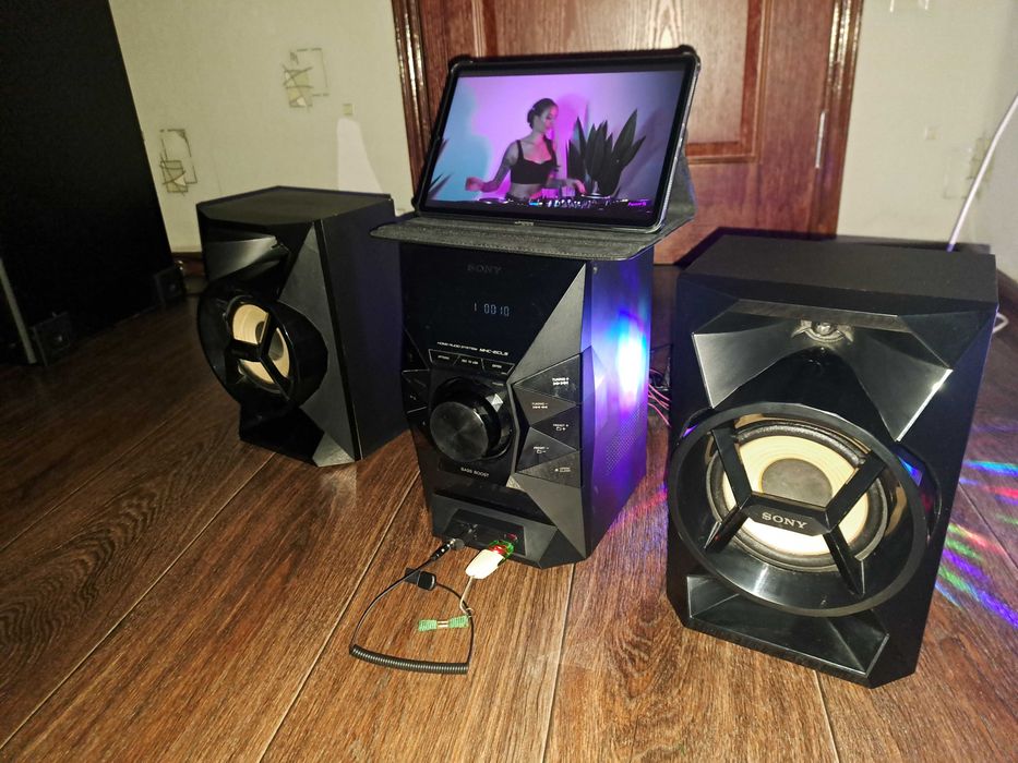 Музичний центр Sony MHC-ECL5  USB/CD/MP3/AUX/FM/BT 2*60Ват+видео работ