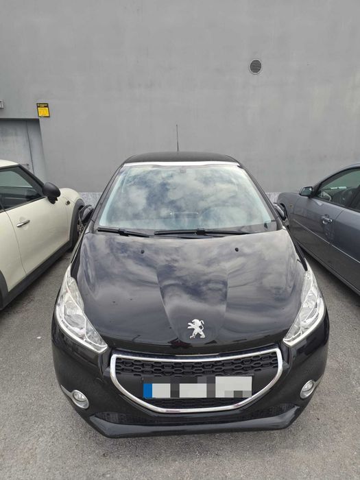 Peugeot 208 1.2 PureTech Allure — photo 2