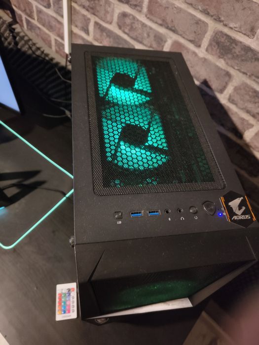 PC Gaming - Ryzen 7 5800x  ; Radeon RX 6700 XT 12 GB