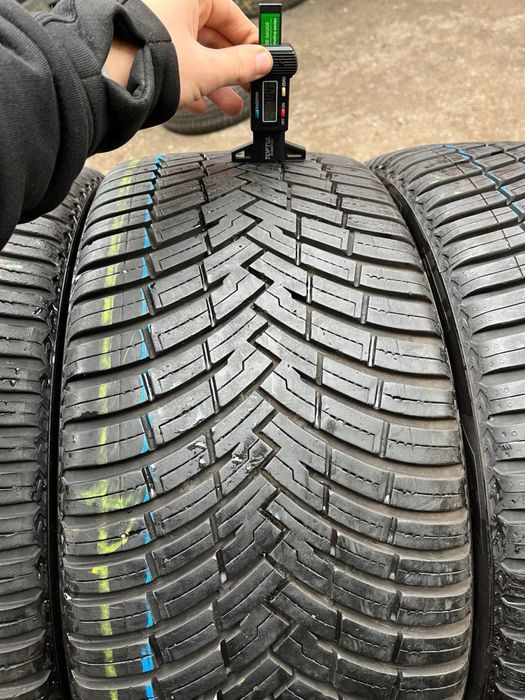 Шины бу 235 40 R 19 Pirelli allseason sf2 cinturato всемезон комплект