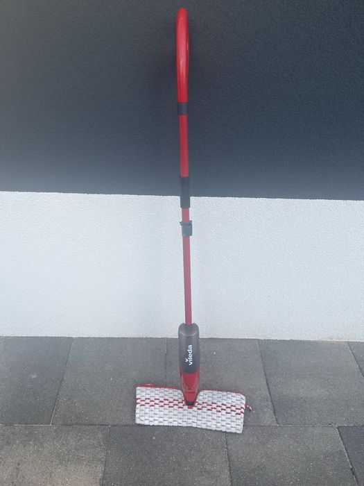 Mop Vileda ze spryskiwaczem