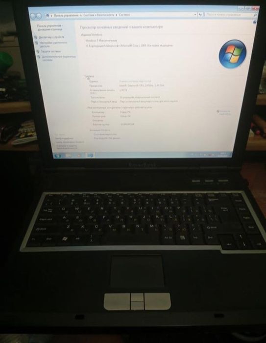 Ноутбук roverbook (windows 7) + нова батарея + зарядне
Дуже якісний гу