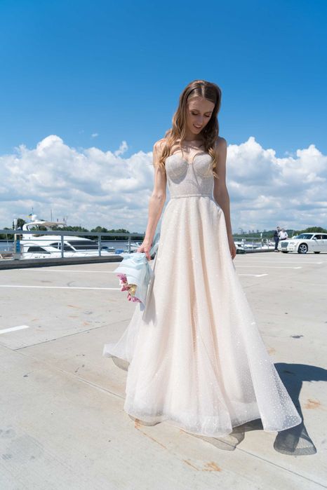 Весільна сукня А-силует