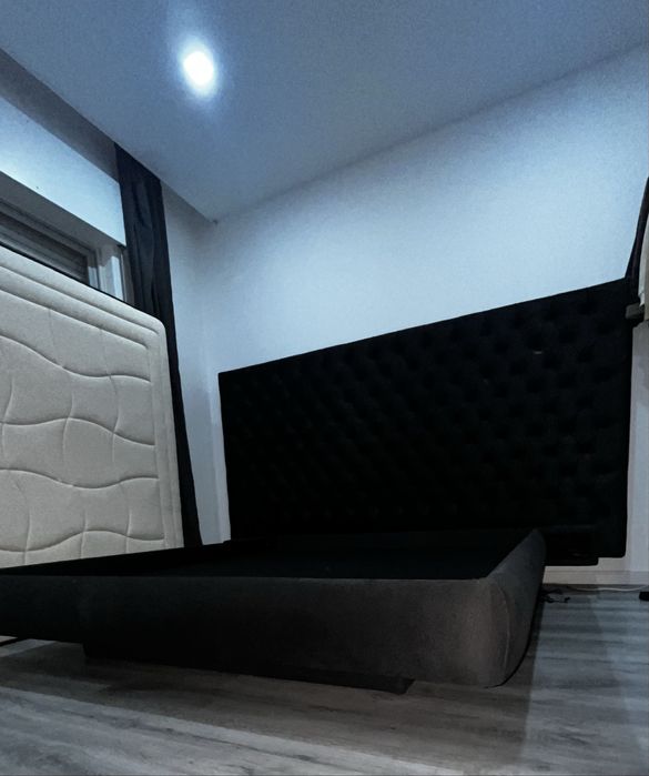 Cama de casal como nova