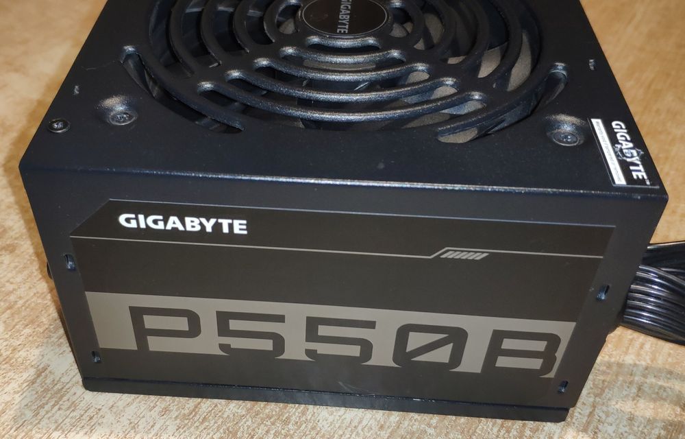 Блок живлення GIGABYTE  GP-P550B (550W)