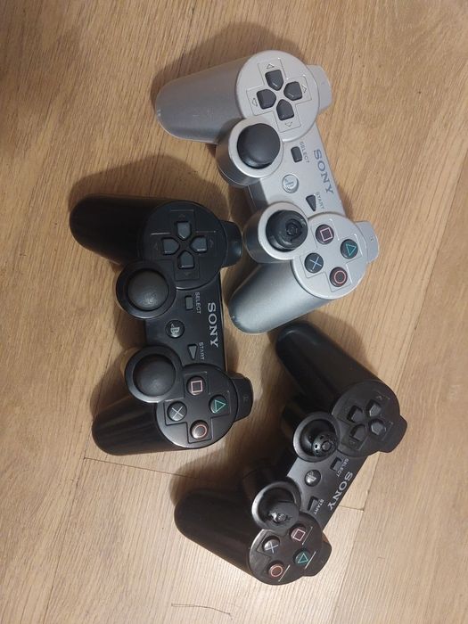 Ps3 500G z trzema padami