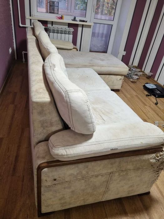 Диван угловой  б/у.