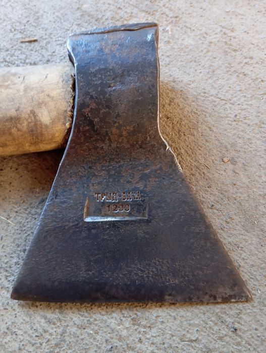 Сокири старих часів