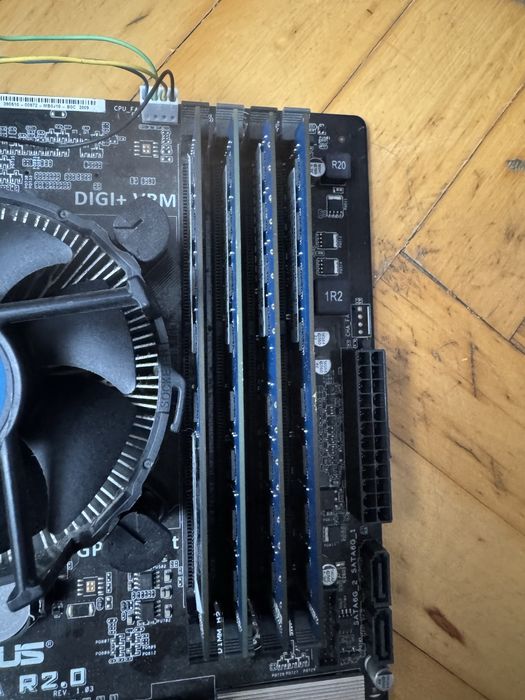 Комплект материнська плата + процесор + оперативна память