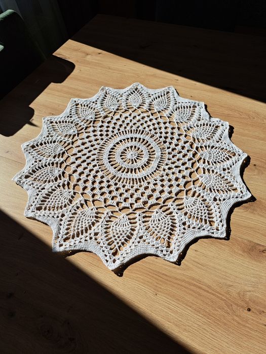 Serweta wykonana na szydełku 57 cm