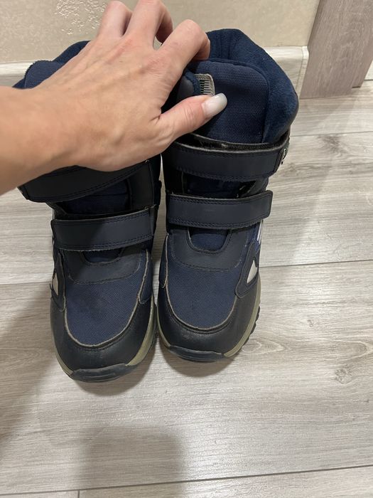 Продам зимові ботінки на хлопчика 32
