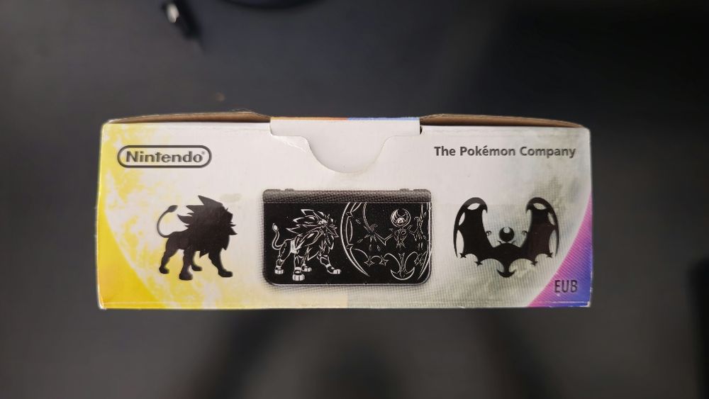 New Nintendo 3ds XL - Solgaleo / Lunala Limited Edition