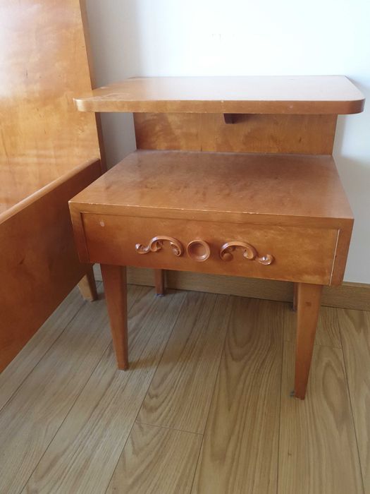 Colchão orgânico Prolana Nele da Alemanha e cama e mesa de cabeceira