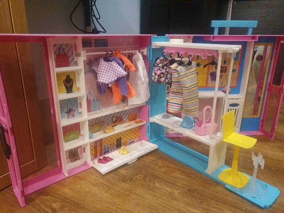Szafa Barbie stan bardzo dobry