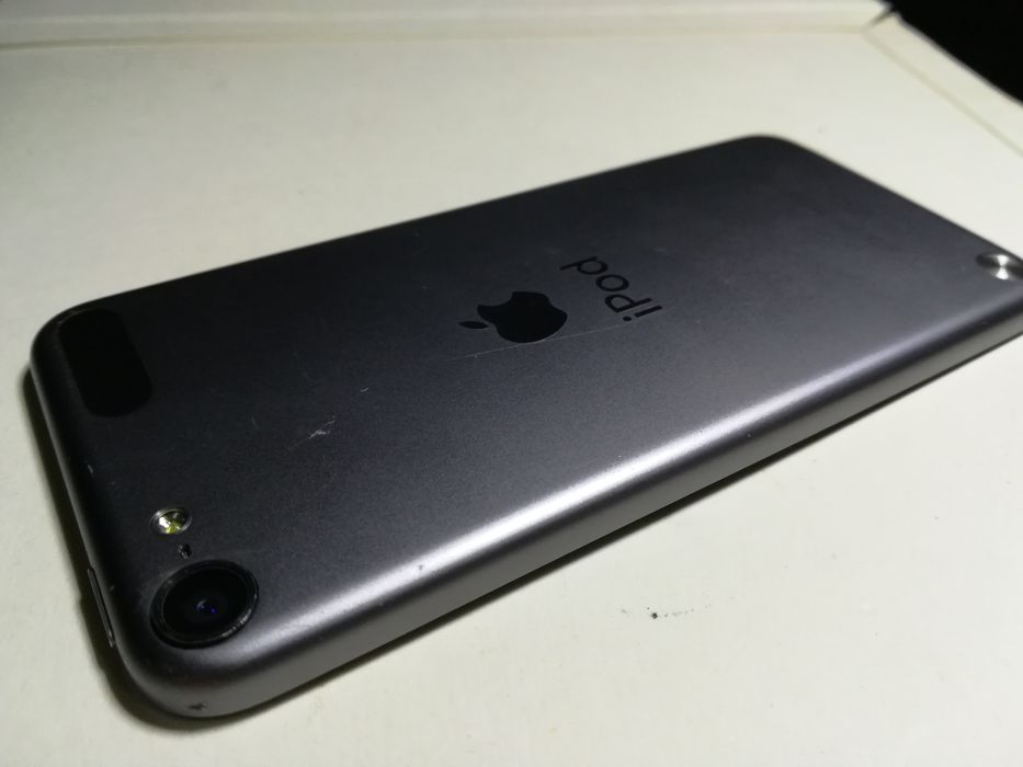 Apple iPod A1421  (64gb)