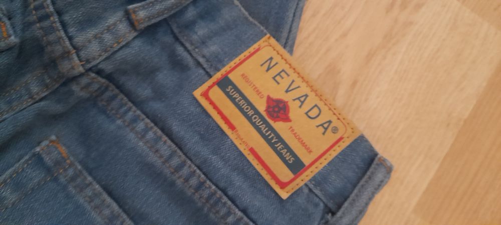 Jeansy firmy Nevada