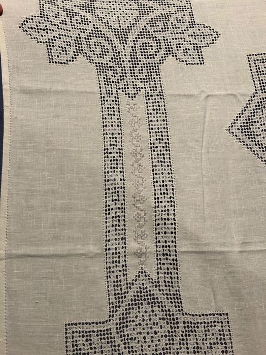 Toalha rectangular em bordado de crivo