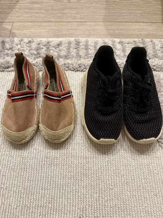 Кросівки adidas 23