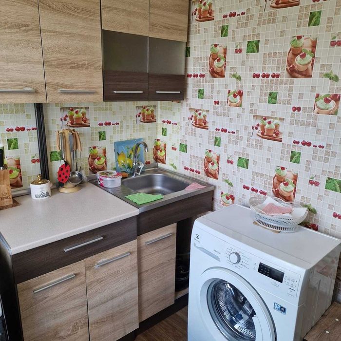 продам 2к квартиру  ж-м Тополь-1