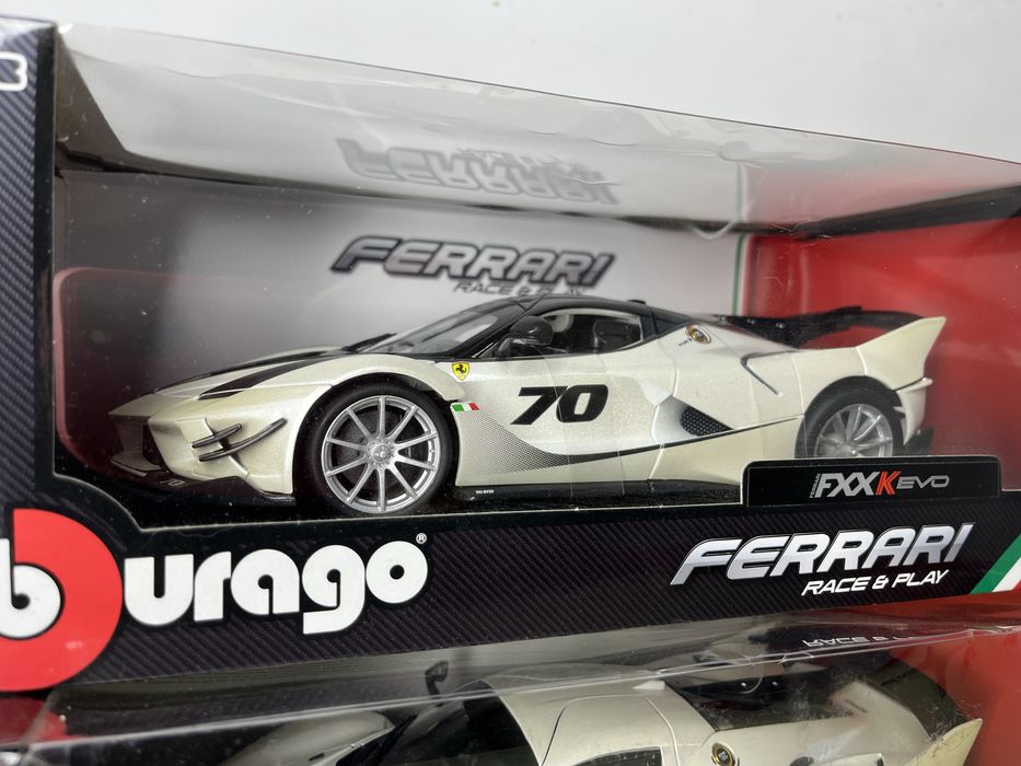 Ferrari FXXKEvo burago 1:18