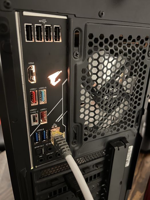 "PC Torre Completo - Windows 11, Pronto a Usar, i7-9700 / RX 5600 XT"