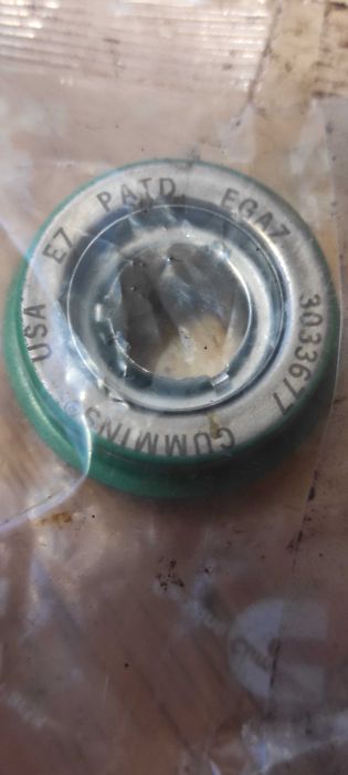 oryginalna uszczelka pompy wodnej Cummins3.0.3.3.6.7.7NOWA