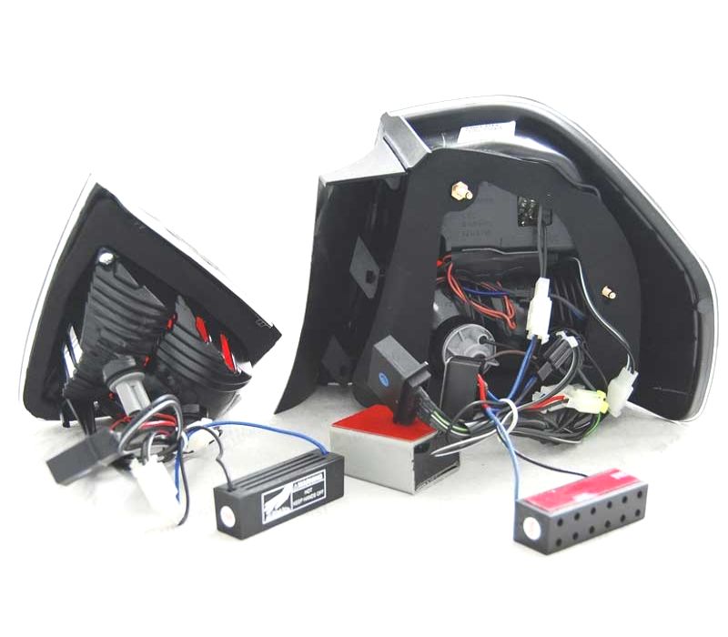 FAROLINS TRASEIROS LED BAR BMW E90 05-08 VERMELHO FUMADO