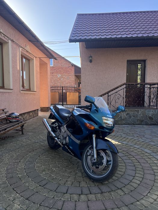 Kawasaki zzr 600