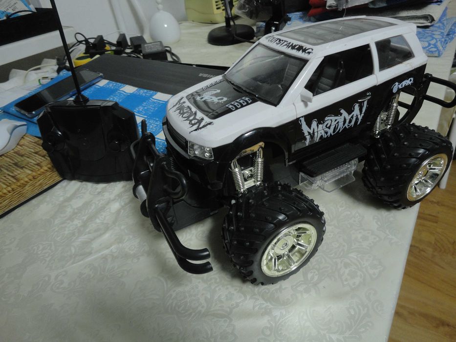 продам большой джип mastodon на управлении