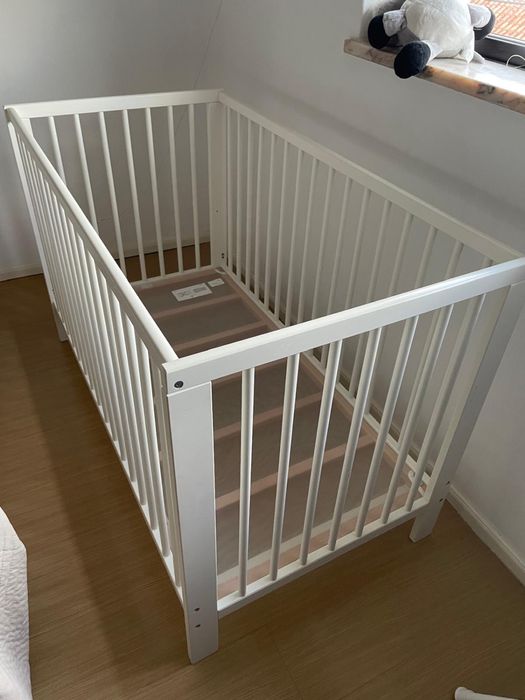 Berço Ikea branco + colchão