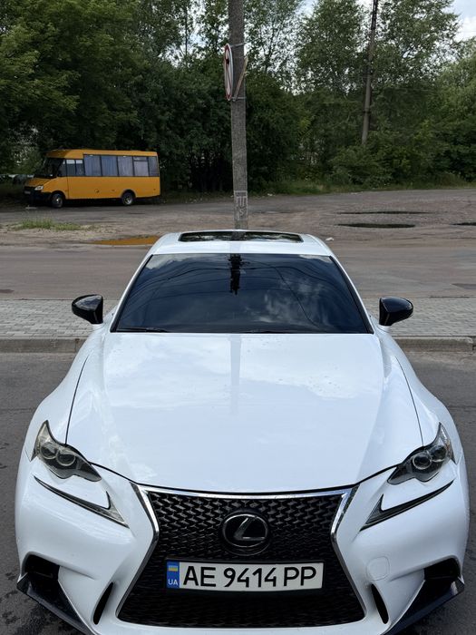 Lexus is 200t лексус